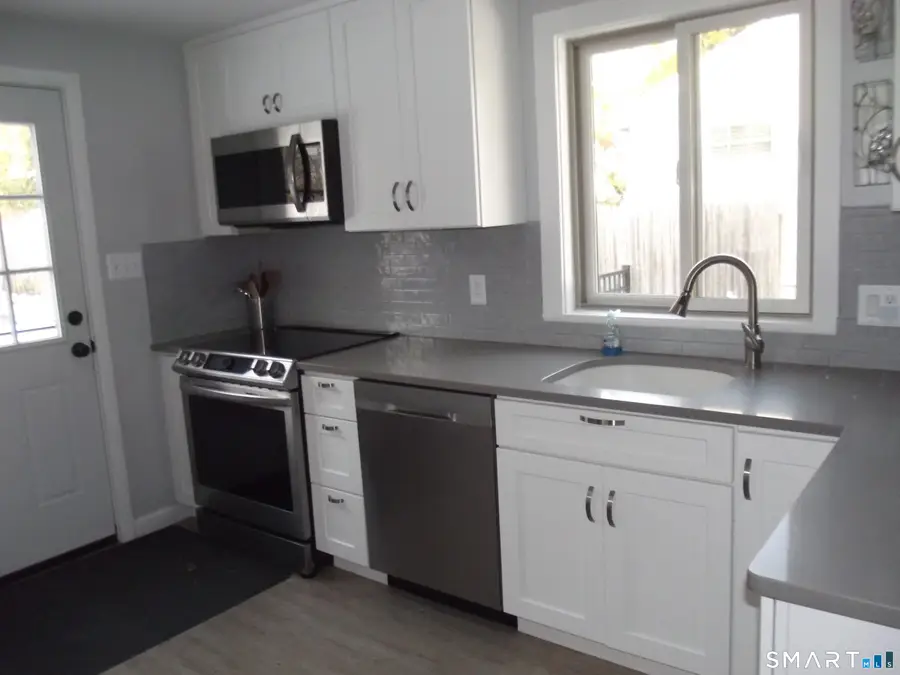 16 Overlook Avenue, Groton Town, CT 06355 - Image #3