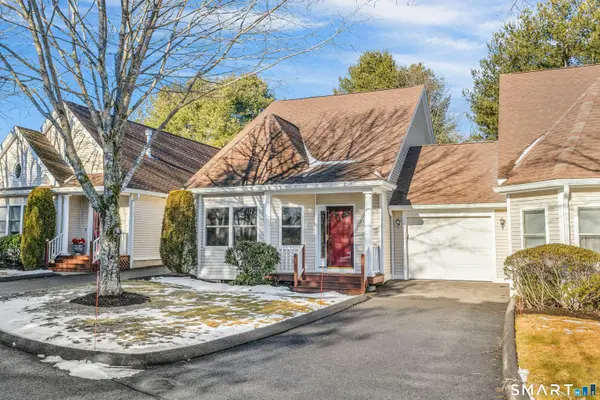 183 Summerfield Gardens #183, Shelton, CT 06484