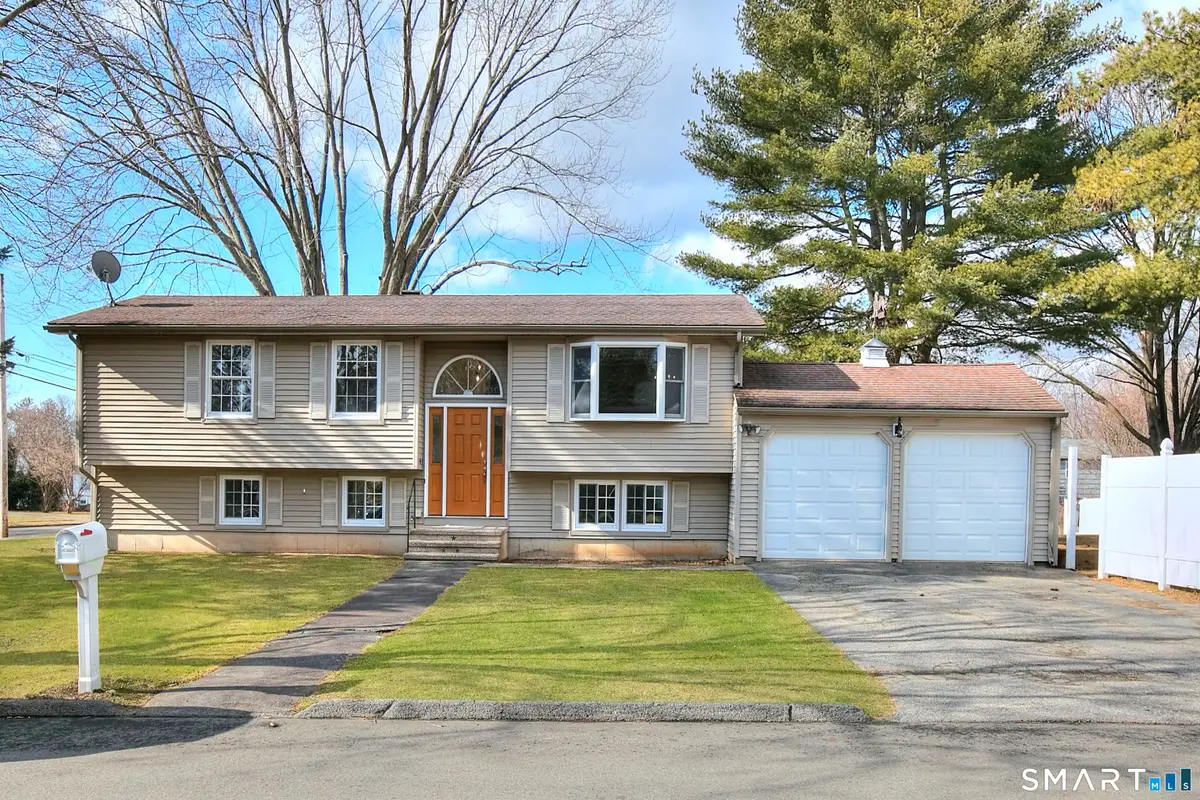 6 Vernon Court, Milford, CT 06461 - Image #1