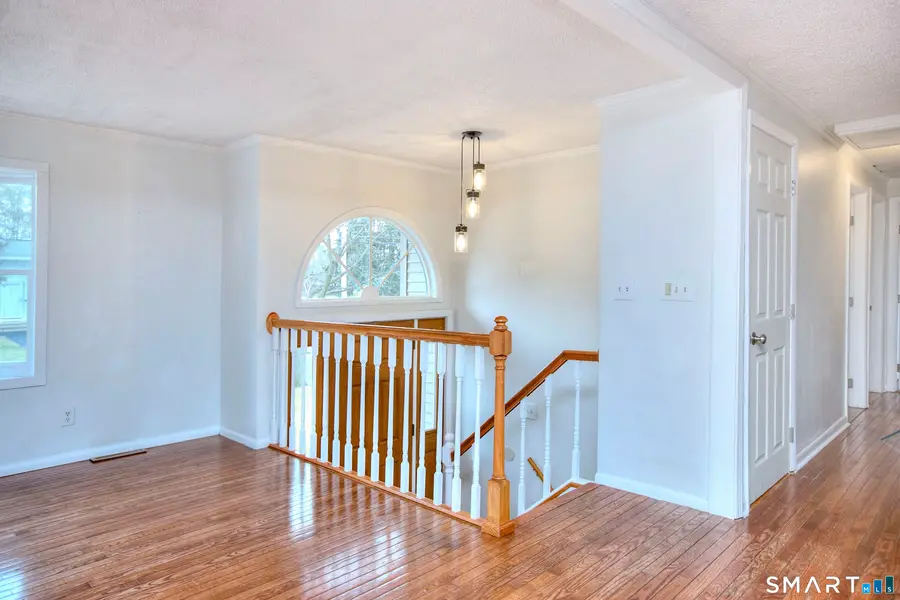 6 Vernon Court, Milford, CT 06461 - Image #2