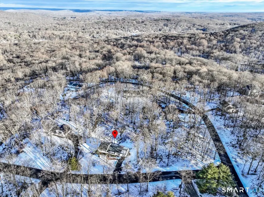 8 Summit Lane, Ridgefield, CT 06877 - Image #2