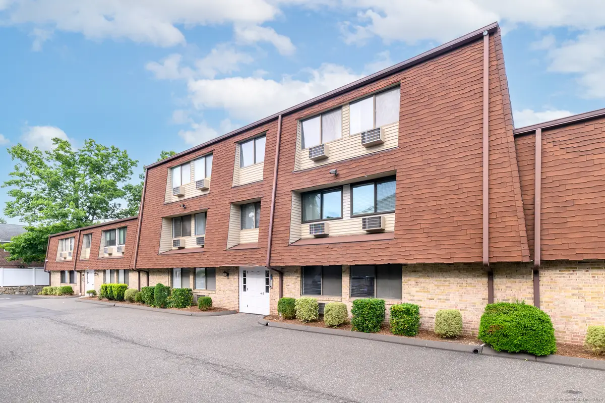 22 Radio Place #APT 10, Stamford, CT 06906 - Image #1
