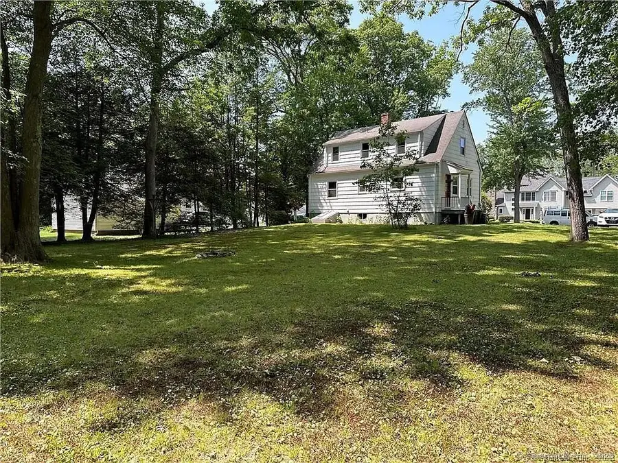 28 North Avenue, North Haven, CT 06473 - #3