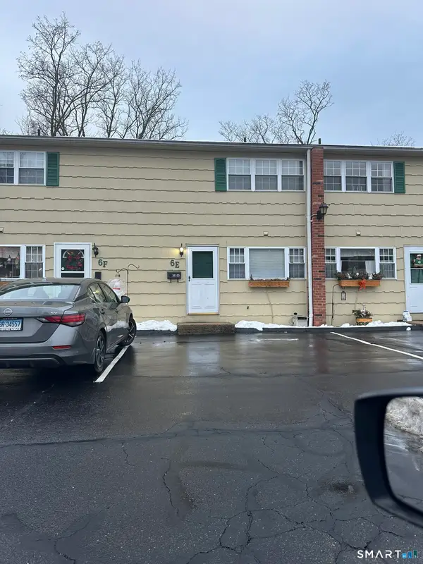 55 Porter Avenue #APT 6E, Naugatuck, CT 06770