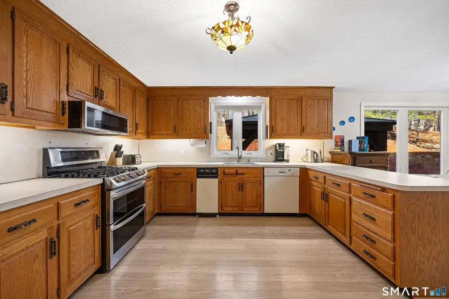 32 Canterbury Lane, Unionville, CT 06085 - Image #2