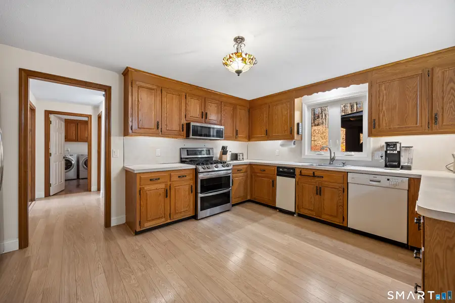 32 Canterbury Lane, Unionville, CT 06085 - Image #3