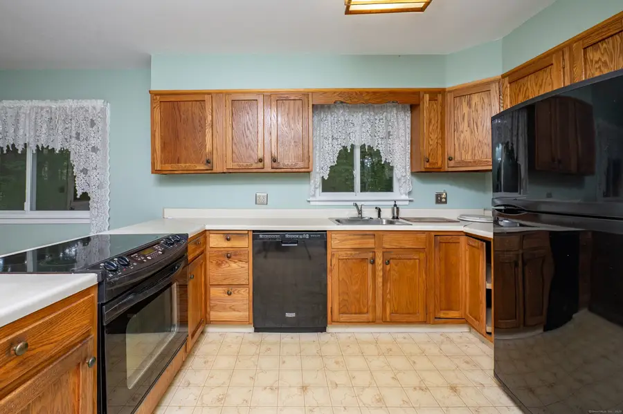 588 Summit Drive, Orange, CT 06477 - Image #3