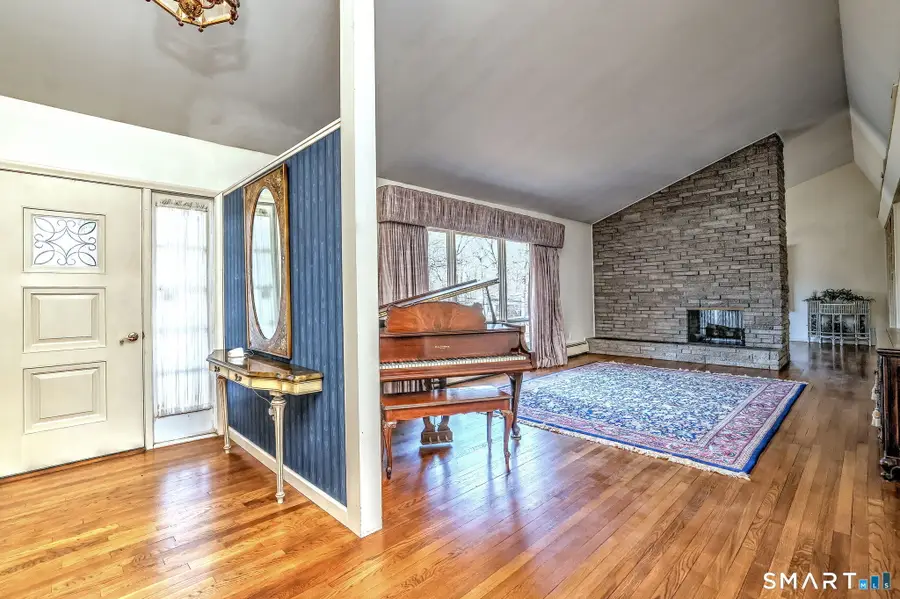 683 Royal Lane, Orange, CT 06477 - Image #3