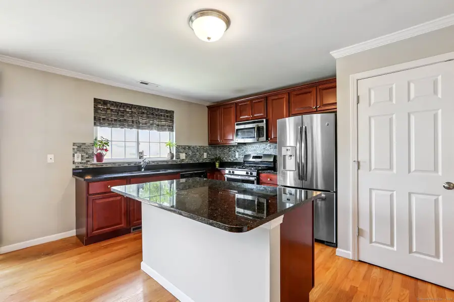 27 Riverview Court #27, Brookfield, CT 06804 - Image #3