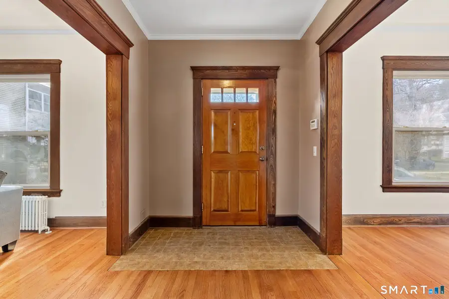 29 Chestnut Street, West Haven, CT 06516 - #3