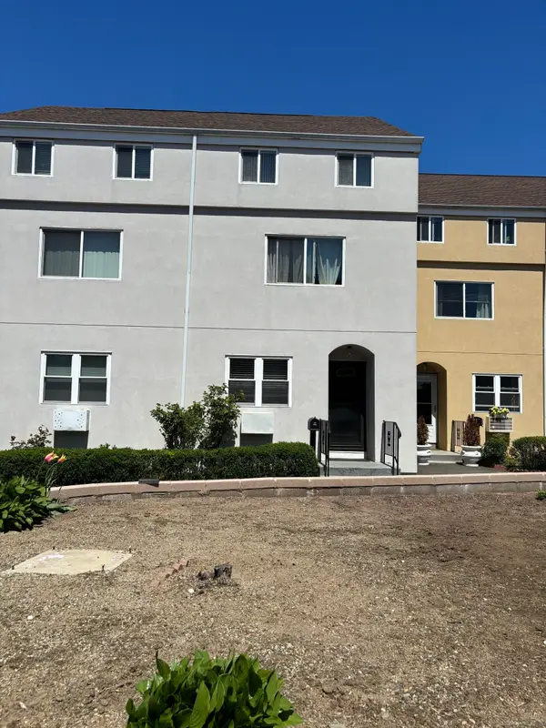 60 Gilmore Street #21, Bridgeport, CT 06608