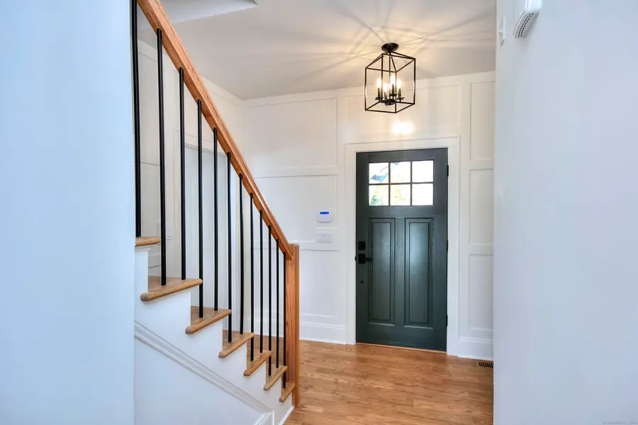 359 Reid Street, Fairfield, CT 06824 - Image #2