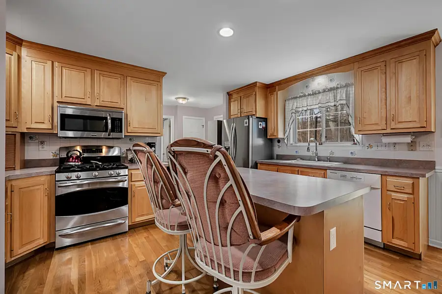 22 Commodore Hull Drive, Derby, CT 06418 - Image #3