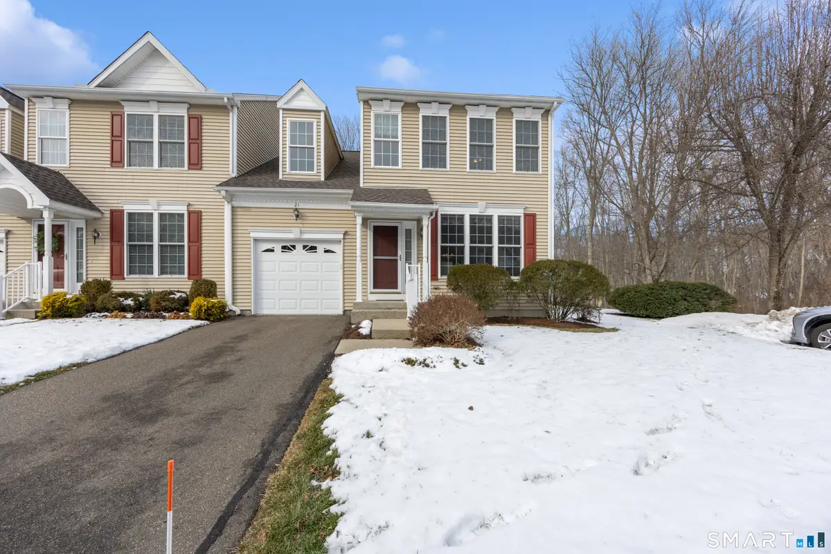 21 Fieldstone Court #21, North Haven, CT 06473 - Image #1