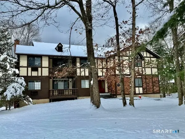 4 Arlington Court #4, Brookfield, CT 06804