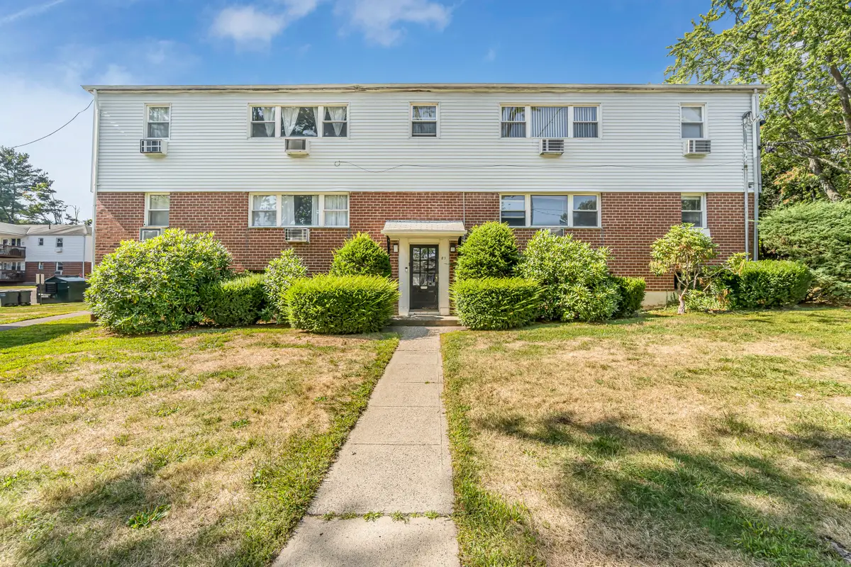 81 Cherry Hill Drive #1B, Bridgeport, CT 06606 - Image #1