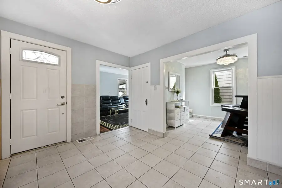 24 Botsford Avenue, Milford, CT 06460 - Image #3