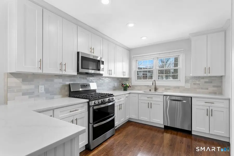 245 Unquowa Road #Apt 2, Fairfield, CT 06824 - Image #2