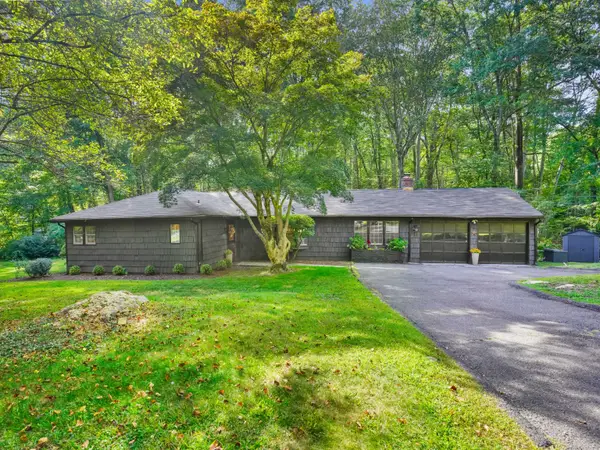 11 Eastwood Road, Norwalk, CT 06851