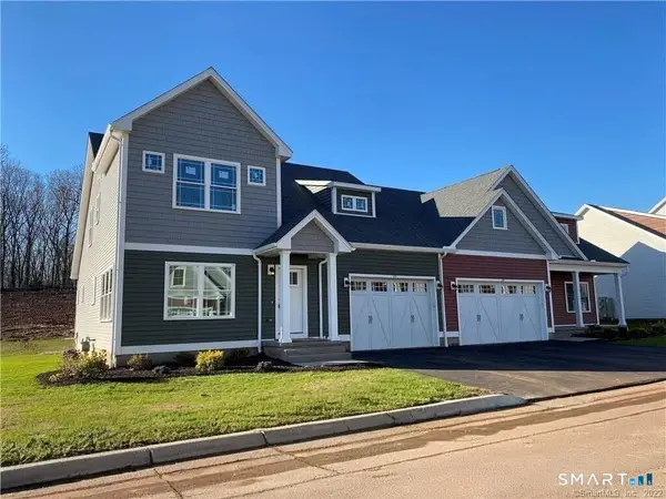 137 Mulholland Way #83, North Haven, CT 06473