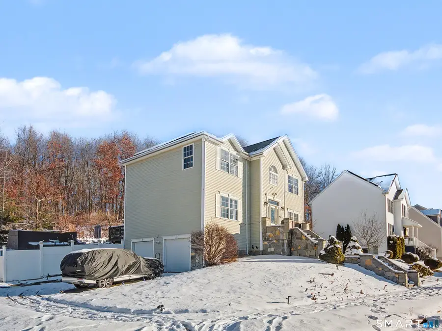 207 Ridgefield Avenue, Waterbury, CT 06705 - #3