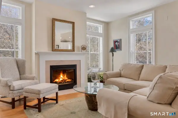 49 Copper Creek Circle #49, Newtown, CT 06470