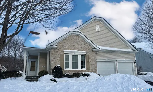 117 Country Club Drive #117, Oxford, CT 06478