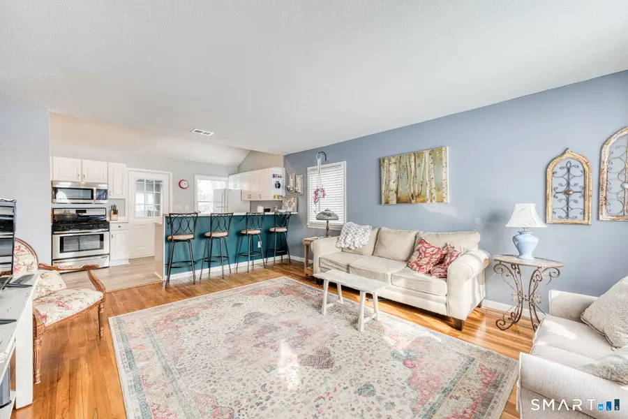 24 Lorraine Court, Hartford, CT 06105 - Image #3