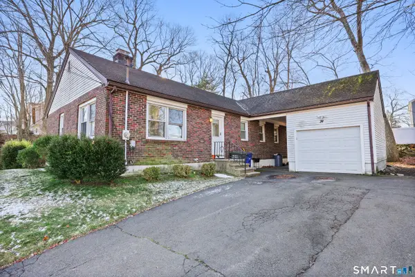 74 Village Lane, Bridgeport, CT 06606