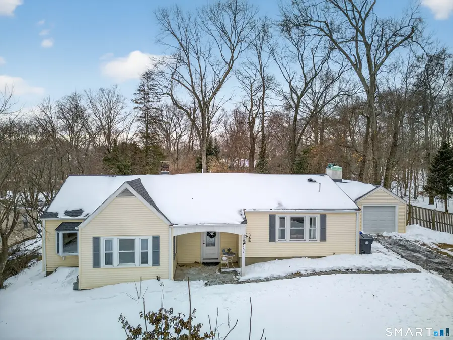 137 South Montowese Street, Branford, CT 06405 - Image #2