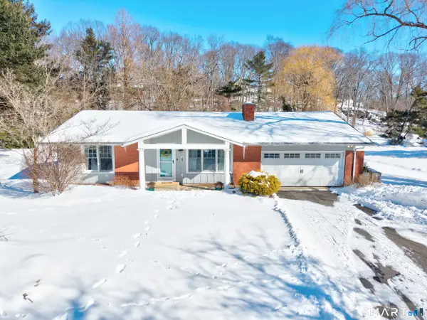 156 Stone House Lane, Guilford, CT 06437