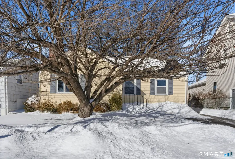 16 Clarendon Avenue, West Hartford, CT 06110 - #2