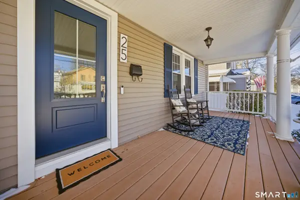 25 Helen Street, Fairfield, CT 06824