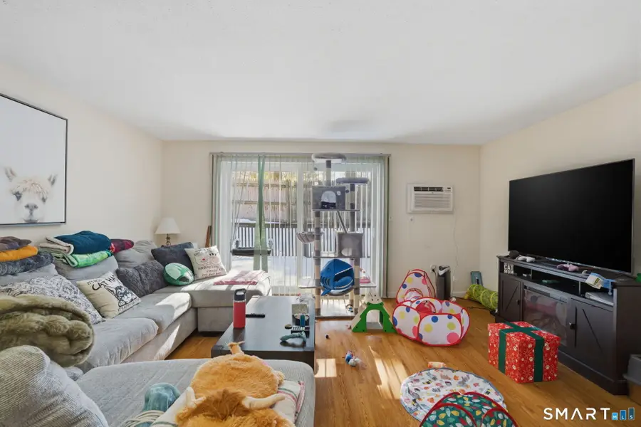 27 Burgoyne Street #APT E, West Hartford, CT 06110 - #3