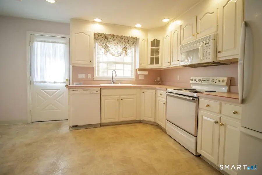 94 Pennsylvania Avenue, New Britain, CT 06052 - #3