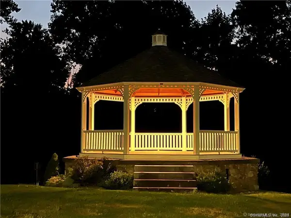 75 Gleneagle Road, Middlebury, CT 06762