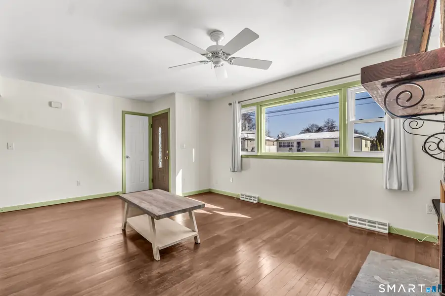 86 Roosevelt Avenue, West Haven, CT 06516 - #3