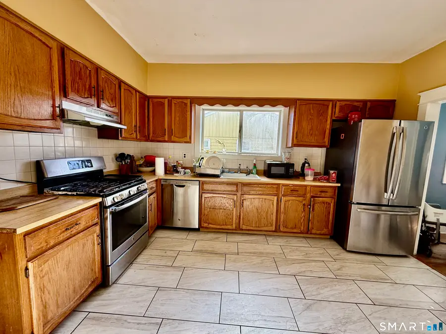 28 Beal Street, Stamford, CT 06902 - #2