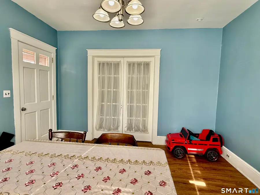 28 Beal Street, Stamford, CT 06902 - #3