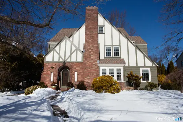 30 Sedgwick Road, West Hartford, CT 06107