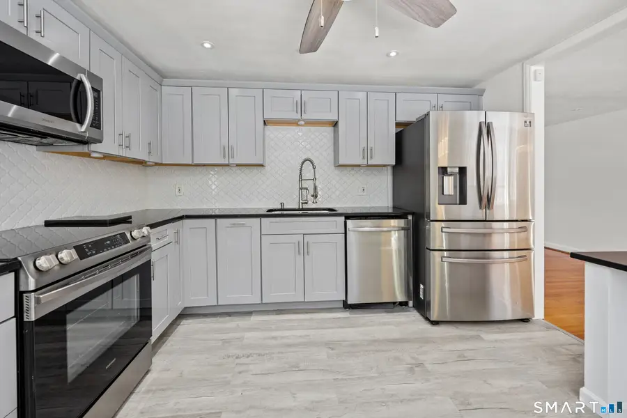 12 Bates Place, Hartford, CT 06114 - #2