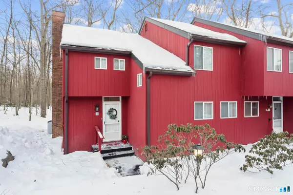 13 Lower Commons #13, Woodbury, CT 06798