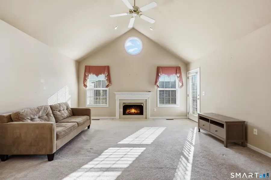 31 Saint George Place #31, Newtown, CT 06482 - #3