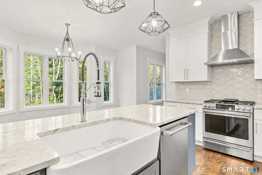 22 Bel Aire Lane, Canton, CT 06019 - #3