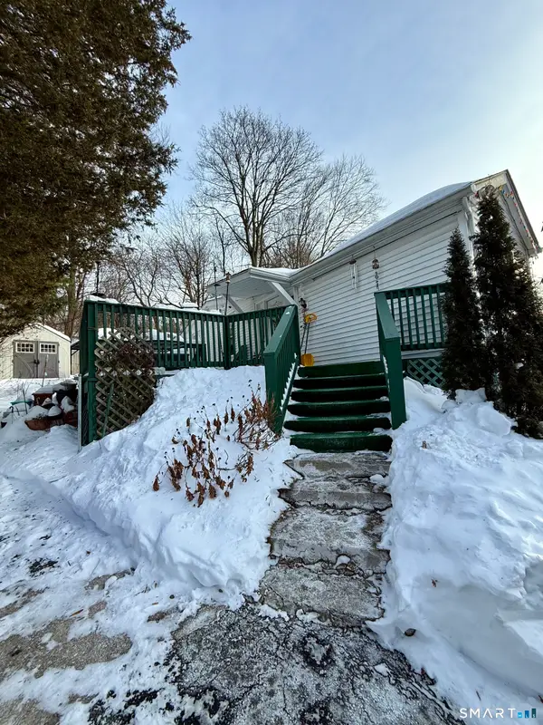 25 Greenlawn Street, East Hartford, CT 06108