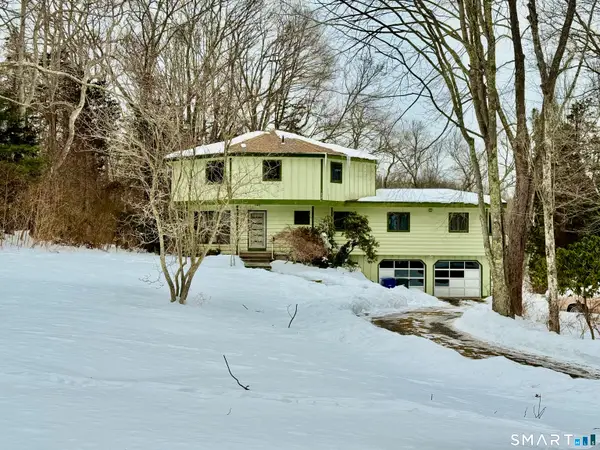 25 Coachman Pike, Ledyard, CT 06339