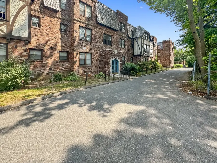 16 Townley Street #K2, Hartford, CT 06105 - #3