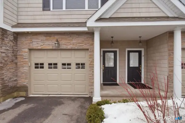 21 Crestview Lane #21, Danbury, CT 06810