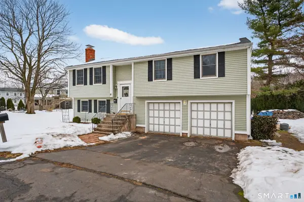 15 Blue Spruce Street, Middletown, CT 06457