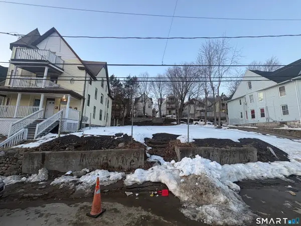 22 Ridgewood Street, Waterbury, CT 06710